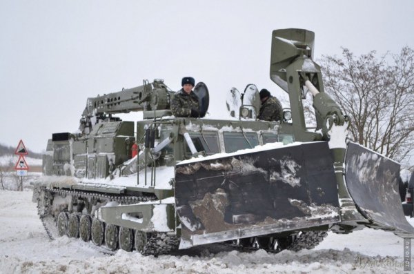 Снежный монстр БАТ-2 Путепрокладчик