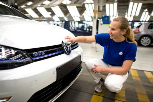 Как делают автомобили Volkswagen (21 фото) Как делают автомобили Volkswagen (21 фото)