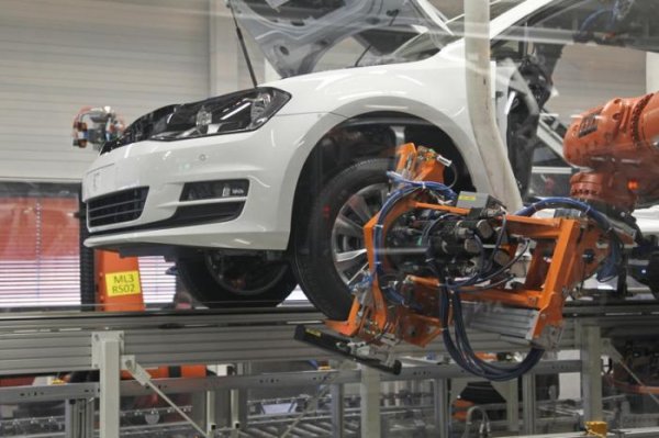 Как делают автомобили Volkswagen (21 фото) Как делают автомобили Volkswagen (21 фото)