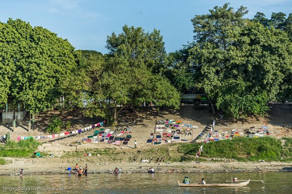 Путешествие по крупнейшей реке Бирмы (35 фото) Путешествие по крупнейшей реке Бирмы (35 фото)