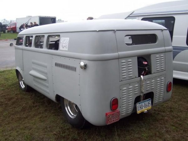 VW Bus с двигателем мощностью 600 лошадей (23 фото+1 видео) VW Bus с двигателем мощностью 600 лошадей (23 фото+1 видео)