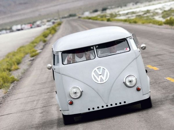 VW Bus с двигателем мощностью 600 лошадей (23 фото+1 видео) VW Bus с двигателем мощностью 600 лошадей (23 фото+1 видео)