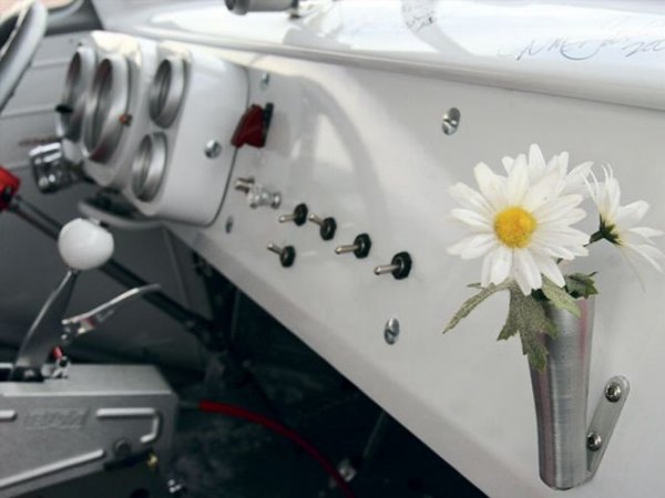 VW Bus с двигателем мощностью 600 лошадей (23 фото+1 видео) VW Bus с двигателем мощностью 600 лошадей (23 фото+1 видео)