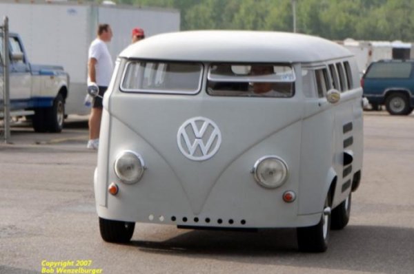 VW Bus с двигателем мощностью 600 лошадей (23 фото+1 видео) VW Bus с двигателем мощностью 600 лошадей (23 фото+1 видео)