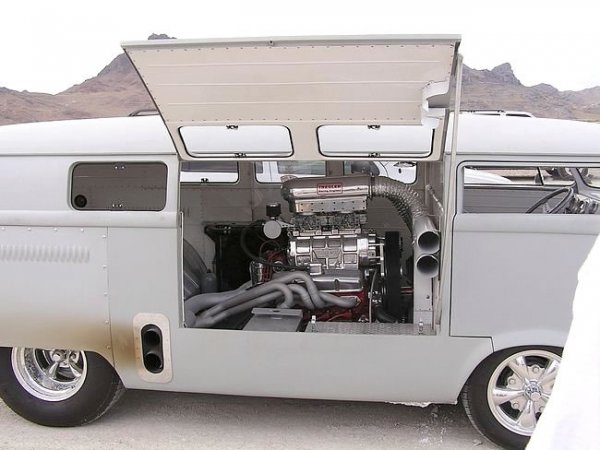 VW Bus с двигателем мощностью 600 лошадей (23 фото+1 видео) VW Bus с двигателем мощностью 600 лошадей (23 фото+1 видео)