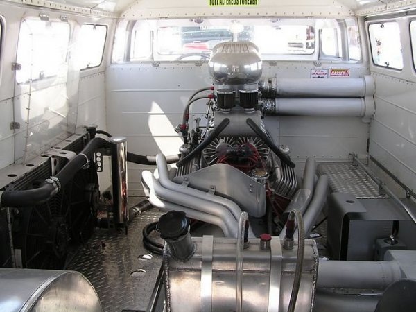 VW Bus с двигателем мощностью 600 лошадей (23 фото+1 видео) VW Bus с двигателем мощностью 600 лошадей (23 фото+1 видео)