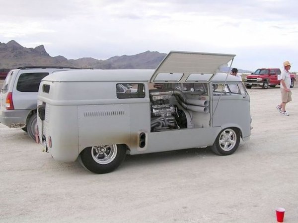 VW Bus с двигателем мощностью 600 лошадей (23 фото+1 видео) VW Bus с двигателем мощностью 600 лошадей (23 фото+1 видео)