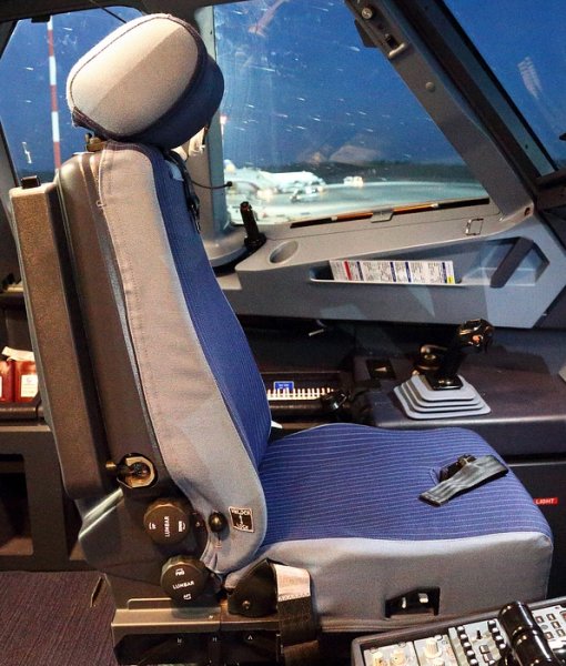 Кресло пилота Airbus-320 (13 фото)
