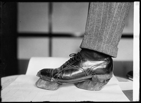 Странная обувь американцев в прошлом (3 фото)