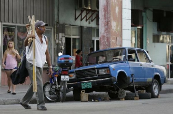 Поставщик запчастей к русским автомобилям из Майами в Гавану (22 фото)