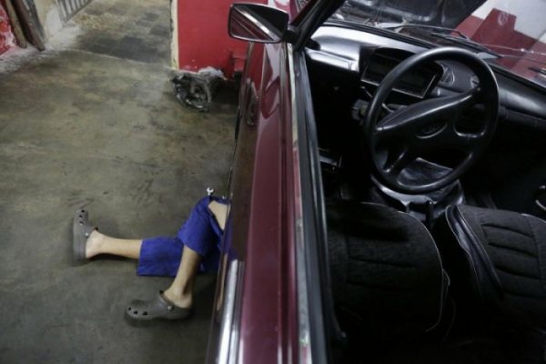 Поставщик запчастей к русским автомобилям из Майами в Гавану (22 фото)