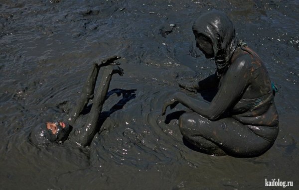 Карнавал грязи в Бразилии (45 фото)