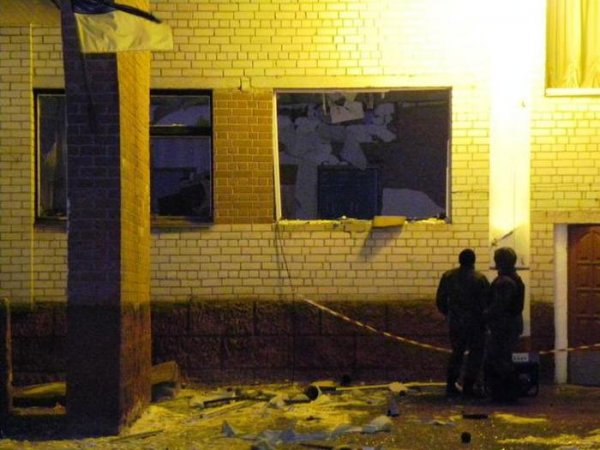 Мужик принес в школу гранатомет (7 фото) Мужик принес в школу гранатомет (7 фото)