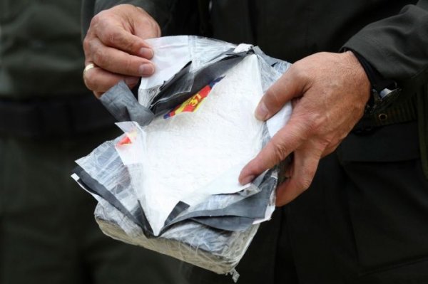 Полиция Колумбии изъяла 3,3 тонны кокаина (6 фото)