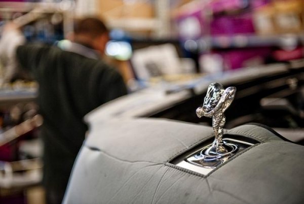 Как собирают Rolls Royce (29 фото) Как собирают Rolls Royce (29 фото)