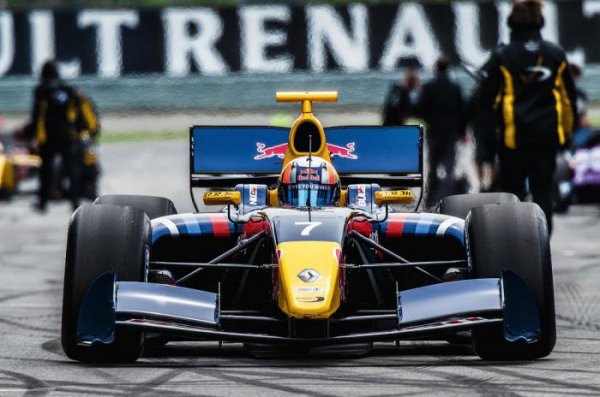 Формула Renault 3.5 в России (33 фото) Формула Renault 3.5 в России (33 фото)