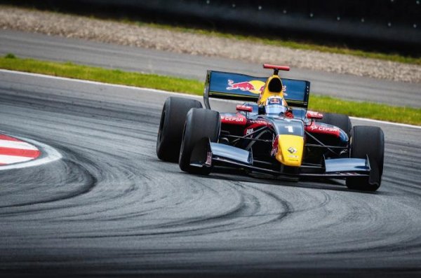 Формула Renault 3.5 в России (33 фото) Формула Renault 3.5 в России (33 фото)