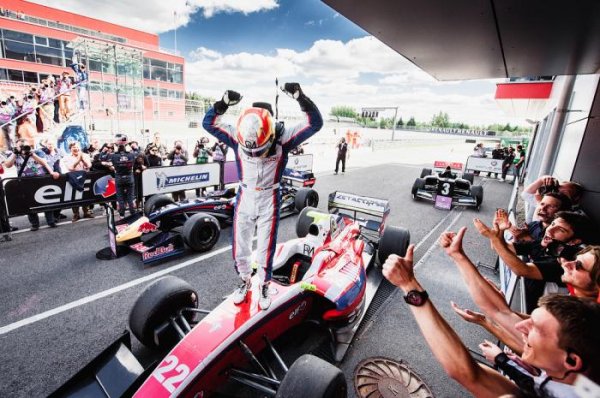 Формула Renault 3.5 в России (33 фото) Формула Renault 3.5 в России (33 фото)