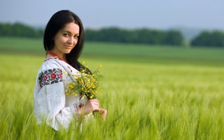 Девушки и природа.