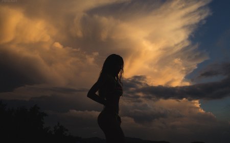 Девушки и природа.