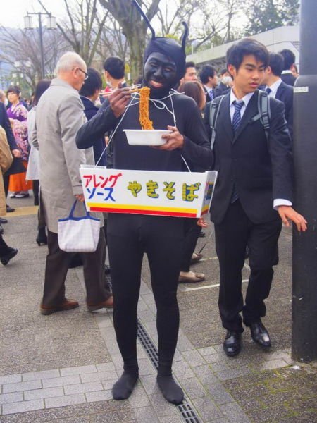 Как веселятся студенты в Японии (23 фото)